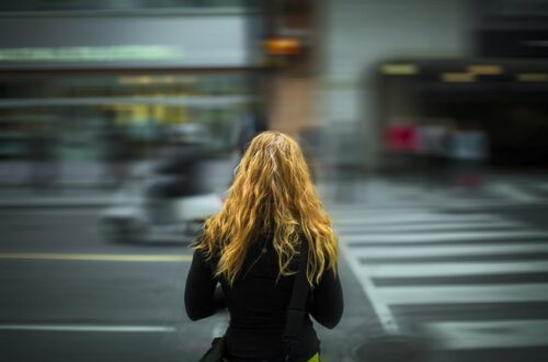 Unge deler deres oplevelser med lektiehjælp i københavn